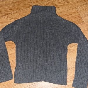 Turtle neck grey long sleeve shirt